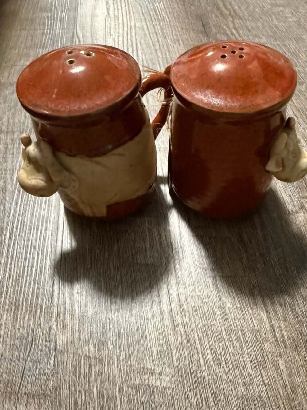 Enesco Vintage Rustic Glazed Stoneware Cow Salt And Pepper Shakers